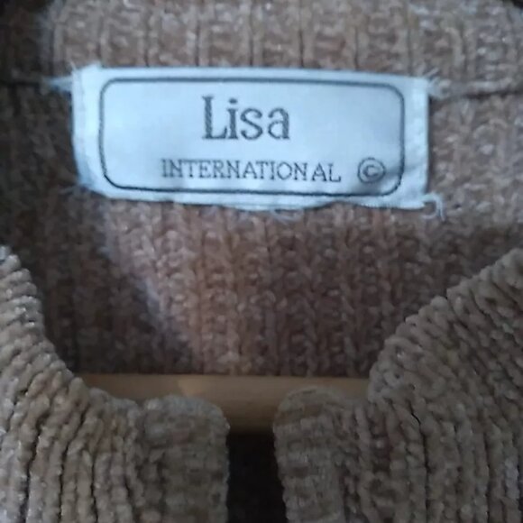 Lisa International Woman's SZ XL Tan/Beige Zip up Faux Suede Fur Vest - Picture 4 of 5